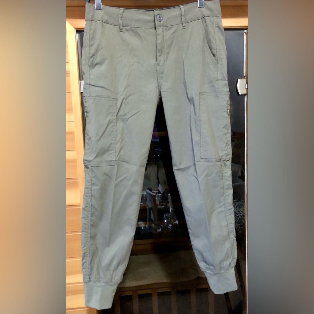Prana Women’s Olive Cargo Hiking Pants